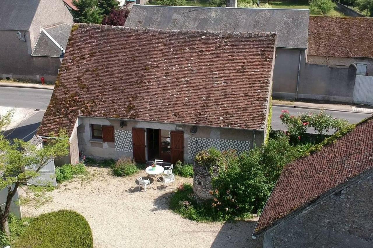 Отель La Boisselee Saint-Dye-sur-Loire Экстерьер фото